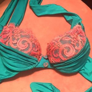 Beach bunny swimwear top size small push up.